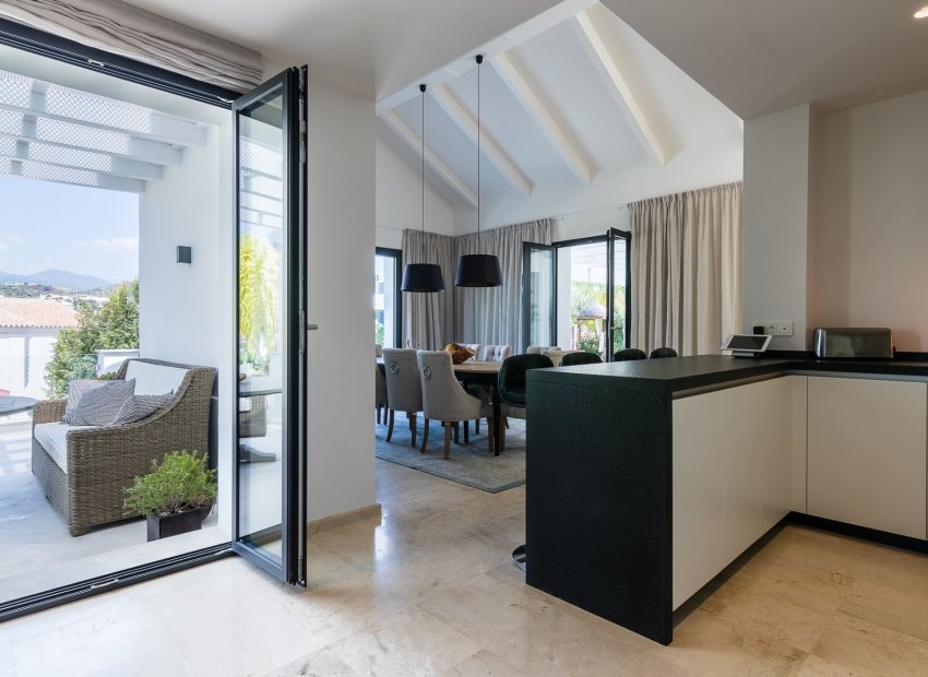 Resale - Villa - Marbella - Nueva Andalucía