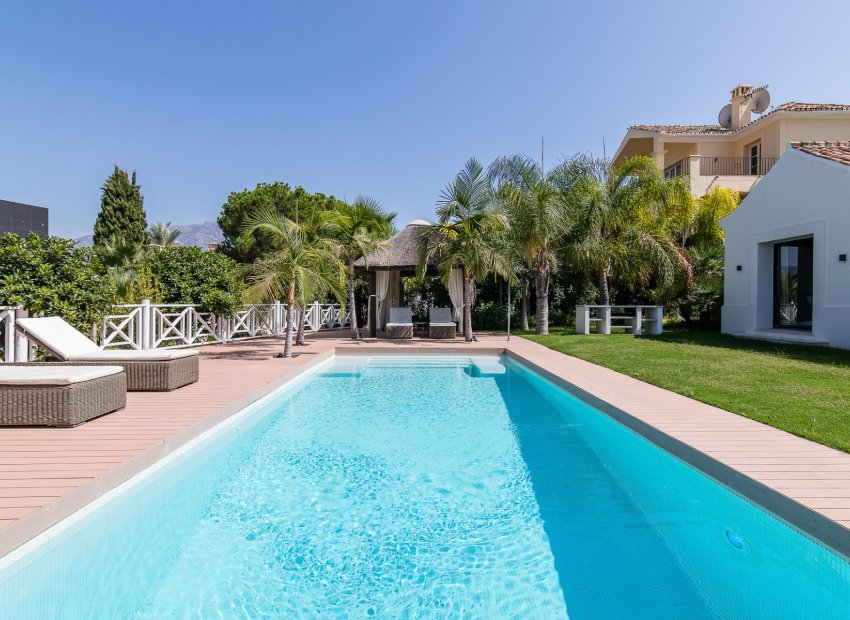 Resale - Villa - Marbella - Nueva Andalucía