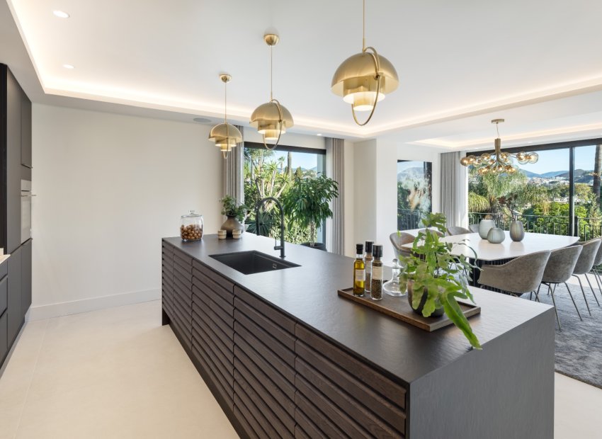 Resale - Villa - Marbella - Nueva Andalucía