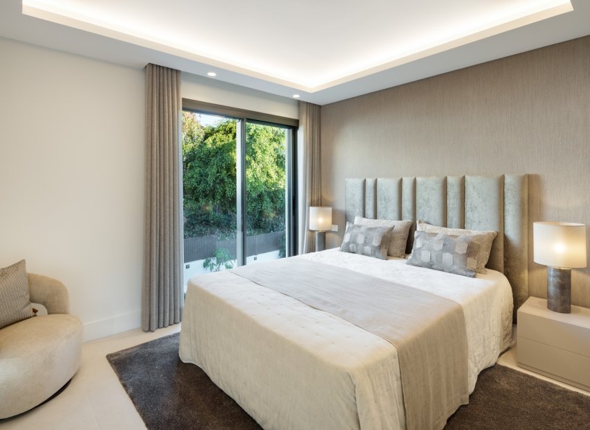 Resale - Villa - Marbella - Nueva Andalucía