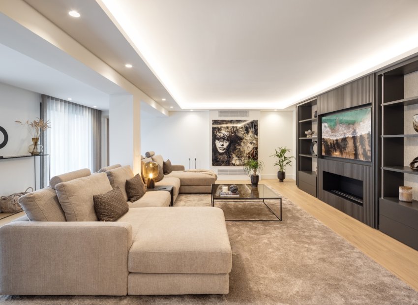 Resale - Villa - Marbella - Nueva Andalucía