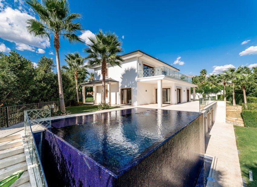 Resale - Villa - Marbella - Nueva Andalucía