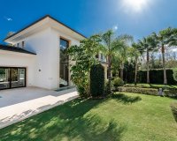 Resale - Villa - Marbella - Nueva Andalucía