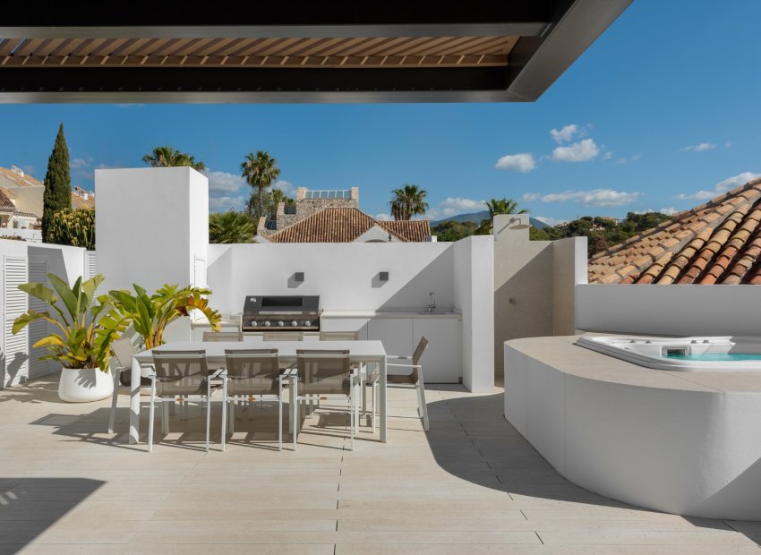 Resale - Villa - Marbella - Nueva Andalucía