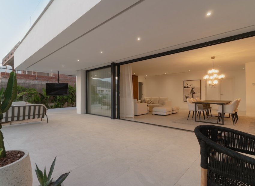 Resale - Villa - Marbella - Nueva Andalucía