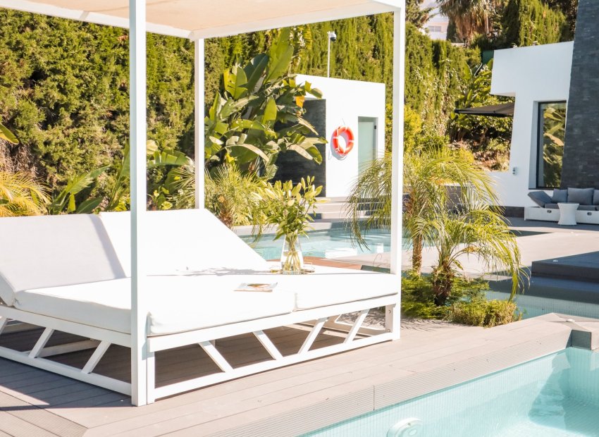 Resale - Villa - Marbella - Nueva Andalucía