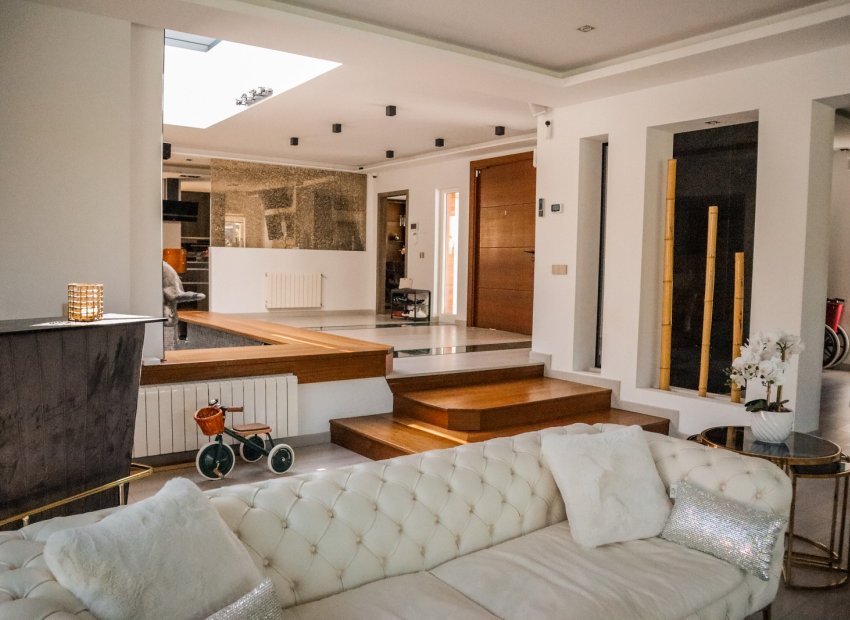 Resale - Villa - Marbella - Nueva Andalucía