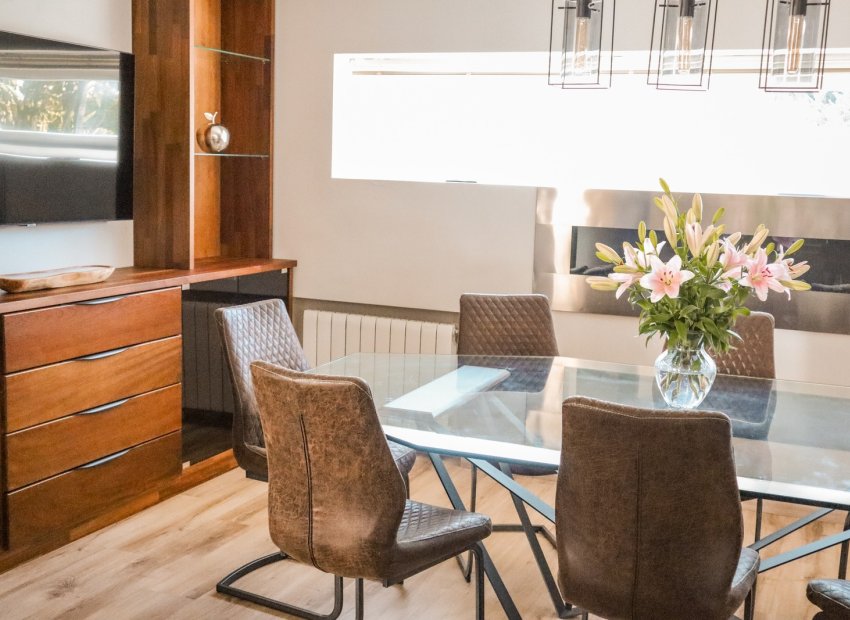 Resale - Villa - Marbella - Nueva Andalucía