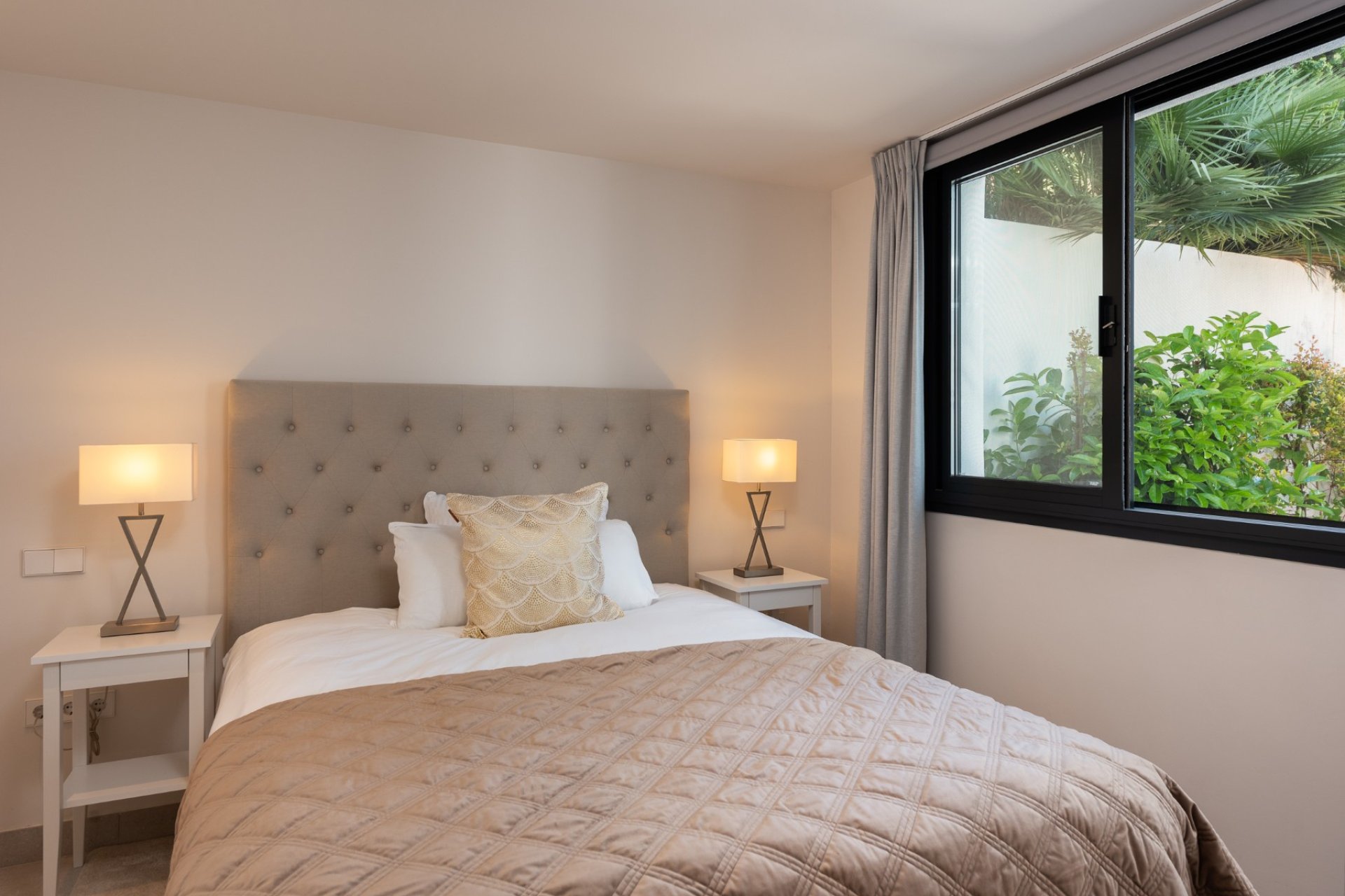 Resale - Villa - Marbella - Nueva Andalucía