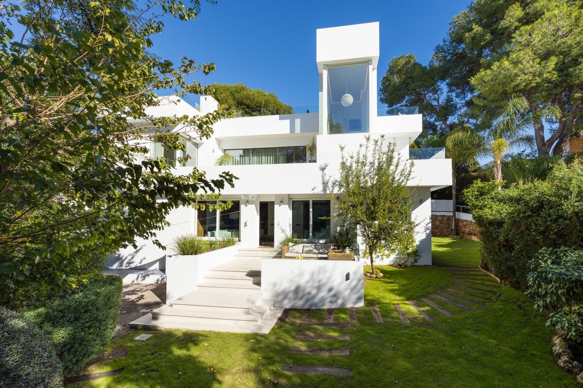 Resale - Villa - Marbella - Nueva Andalucía