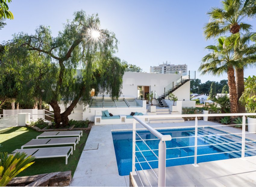 Resale - Villa - Marbella - Nueva Andalucía