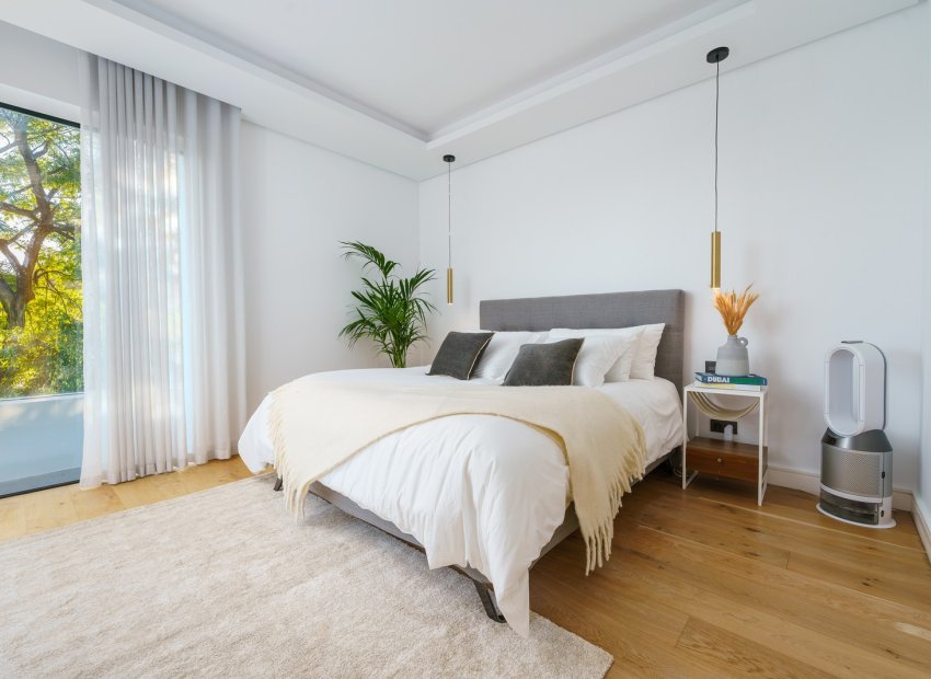 Resale - Villa - Marbella - Nueva Andalucía