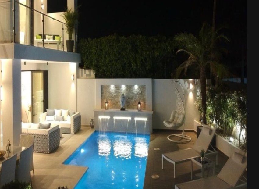 Resale - Villa - Marbella - San Pedro Alcántara