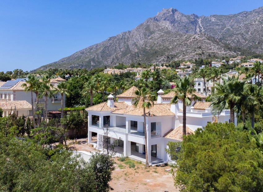 Resale - Villa - Marbella - Sierra Blanca