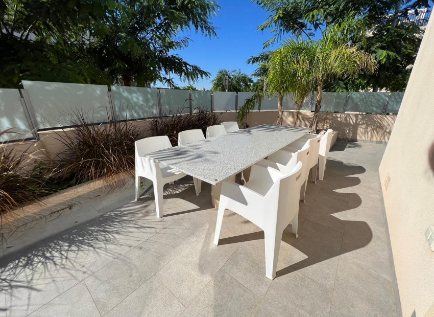 Resale - Villa - Mil Palmeras - Costa Blanca Sur