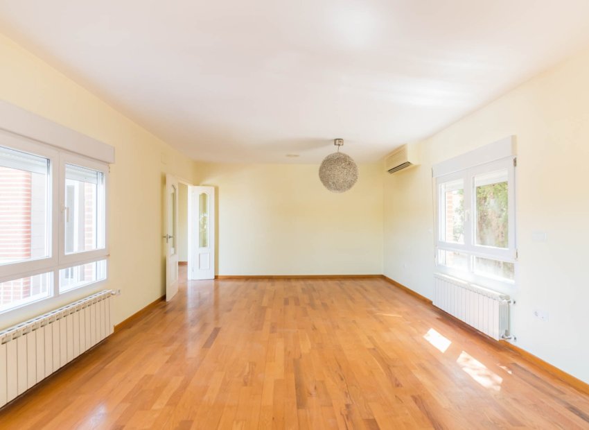 Resale - Villa - MOLINA DEL SEGURA