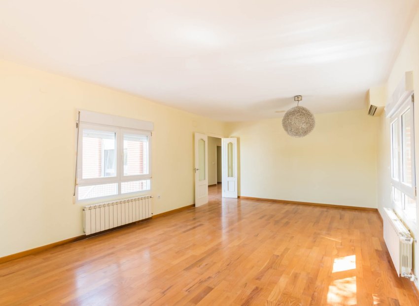 Resale - Villa - MOLINA DEL SEGURA