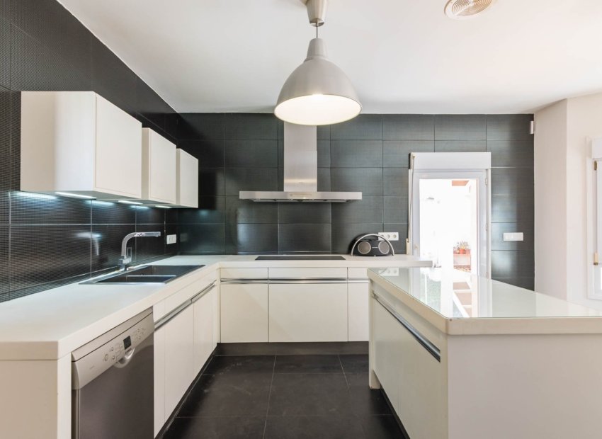 Resale - Villa - MOLINA DEL SEGURA