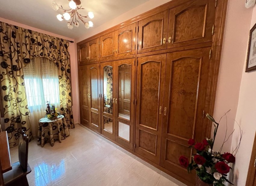 Resale - Villa - Orihuela Costa - Campoamor