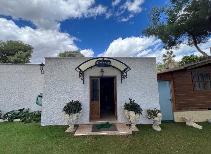 Resale - Villa - Orihuela Costa - Campoamor