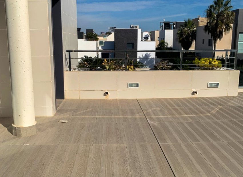 Resale - Villa - Orihuela Costa - Campoamor