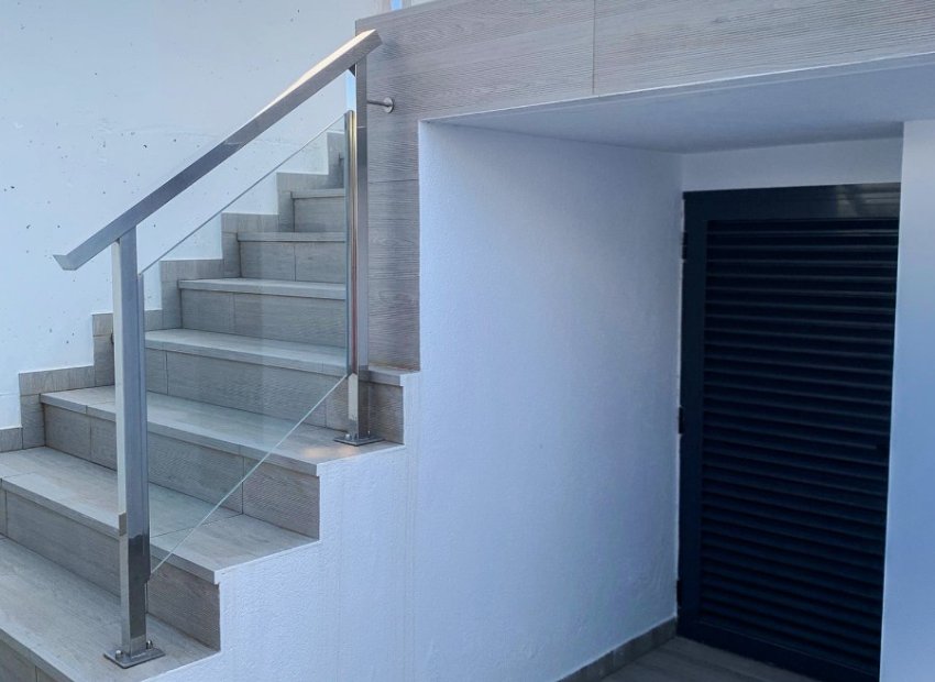 Resale - Villa - Orihuela Costa - Campoamor