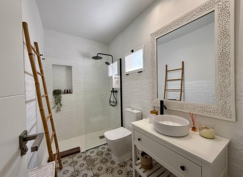 Resale - Villa - Orihuela Costa - Campoamor