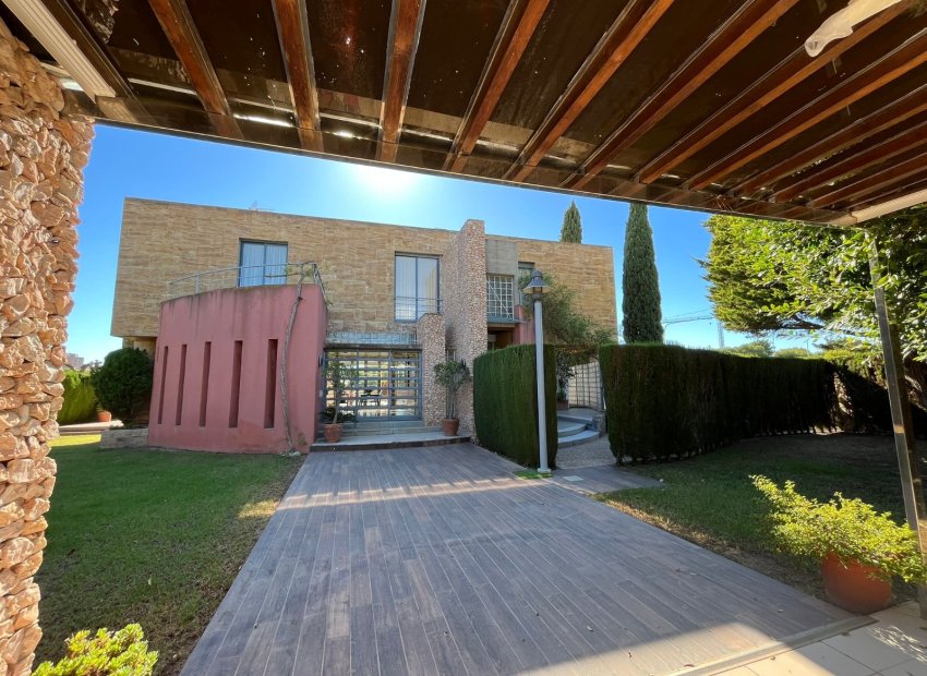 Resale - Villa - Orihuela Costa - Dehesa de campoamor