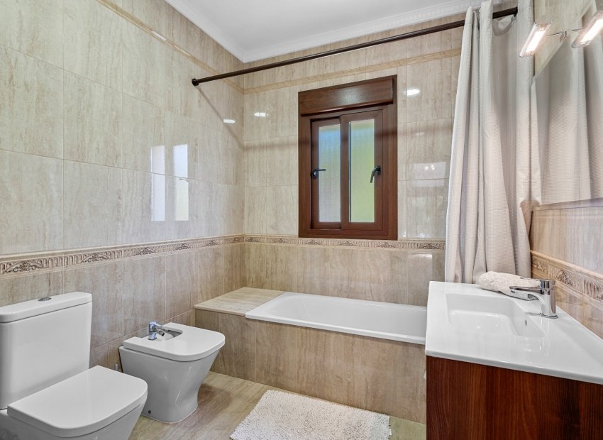 Resale - Villa - Orihuela Costa - Dehesa de campoamor