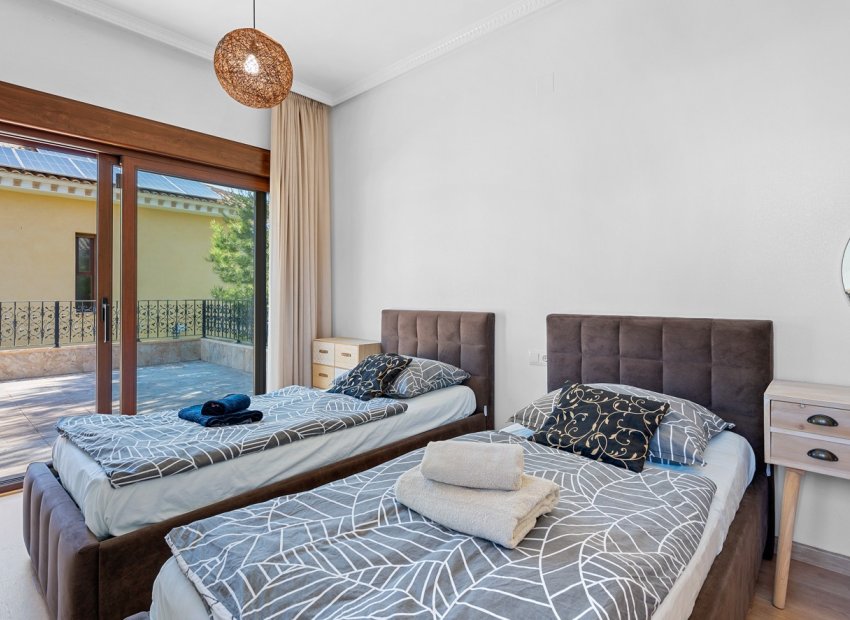 Resale - Villa - Orihuela Costa - Dehesa de campoamor