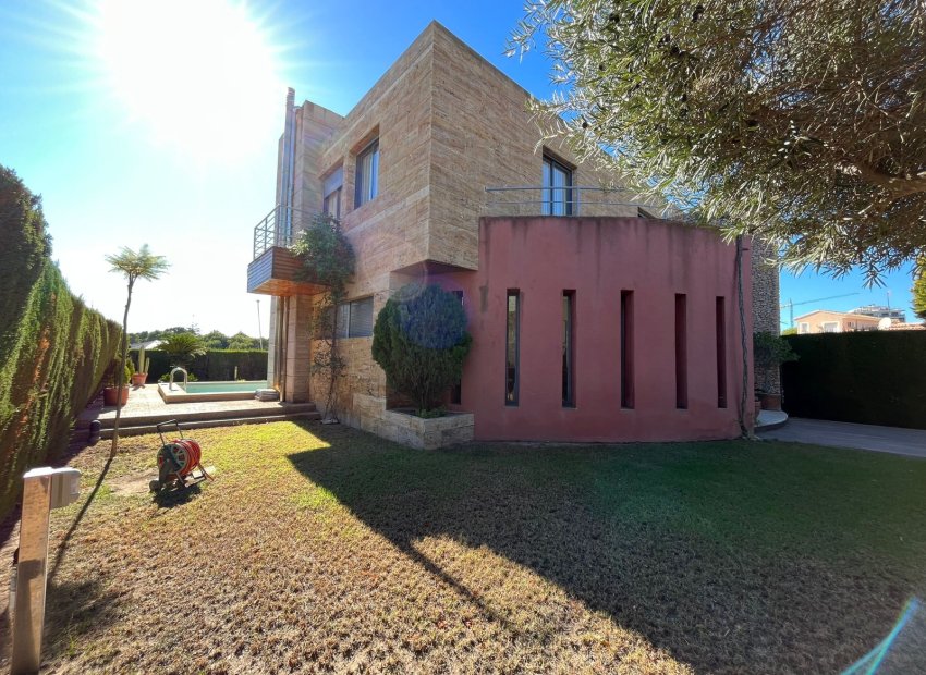Resale - Villa - Orihuela Costa - Dehesa de campoamor