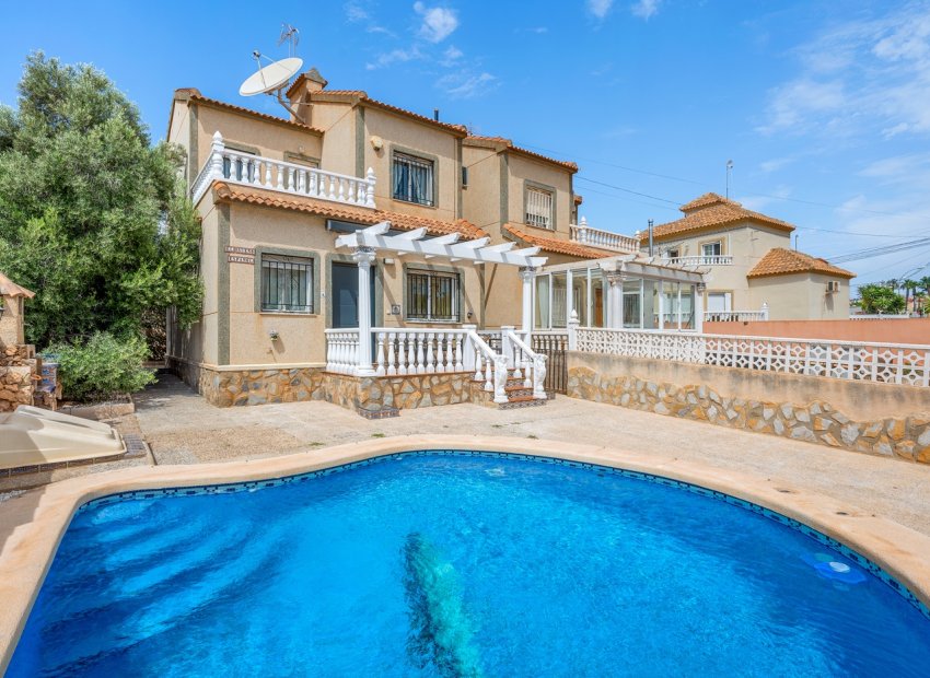 Resale - Villa - Orihuela Costa - El Galan