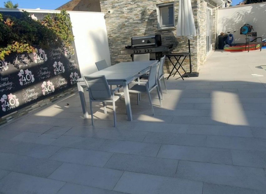 Resale - Villa - Orihuela Costa - La Zenia