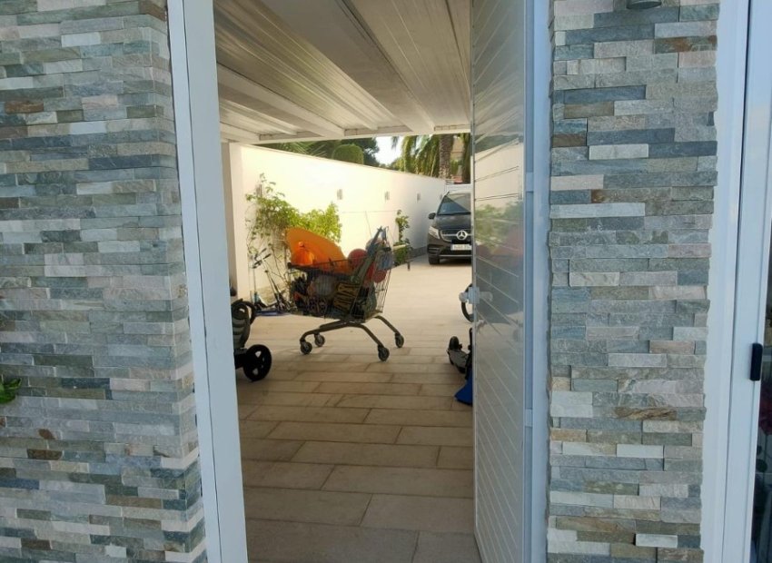 Resale - Villa - Orihuela Costa - La Zenia