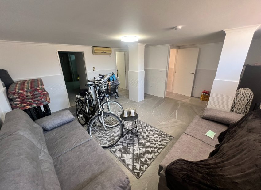 Resale - Villa - Orihuela Costa - La Zenia