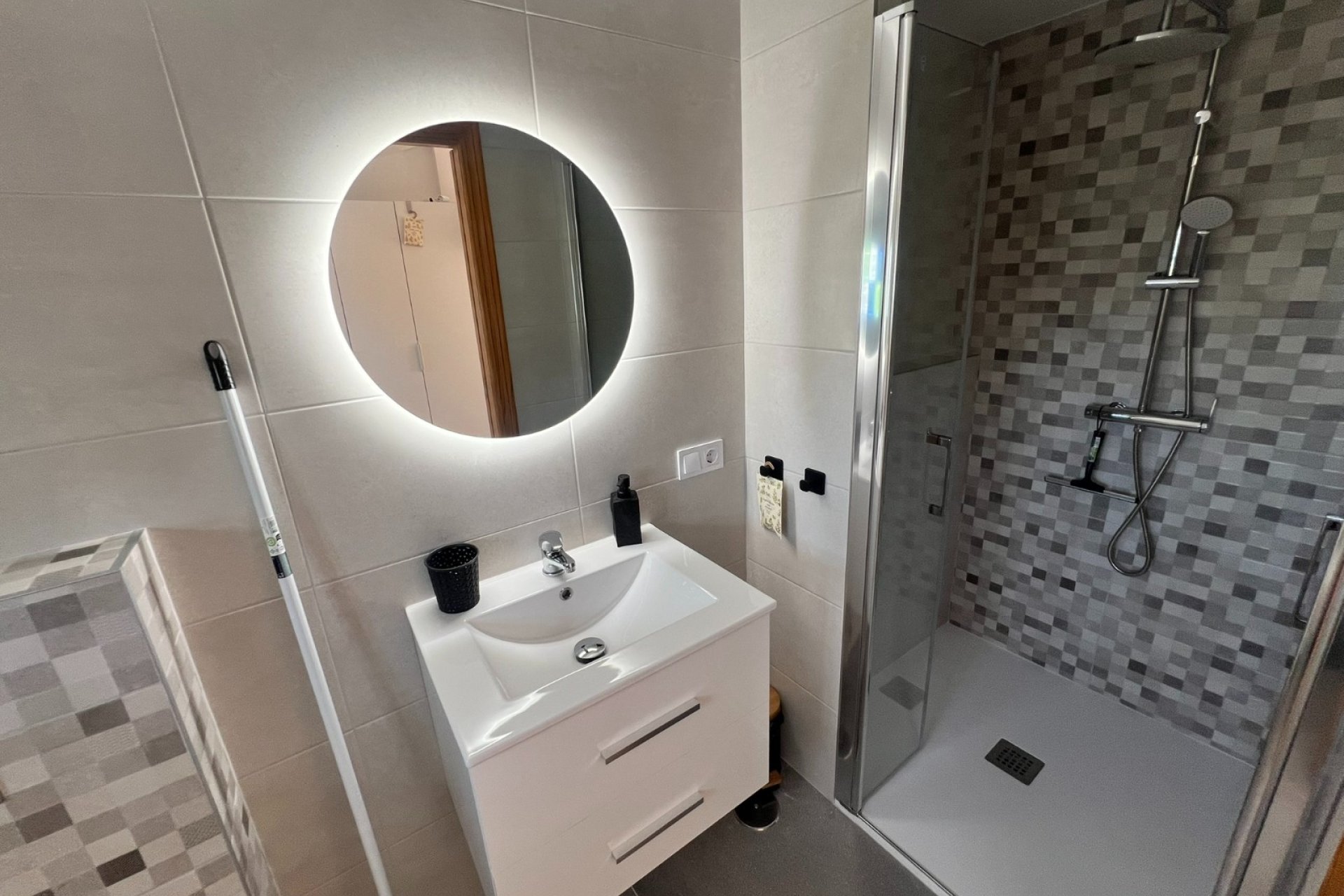 Resale - Villa - Orihuela Costa - La Zenia