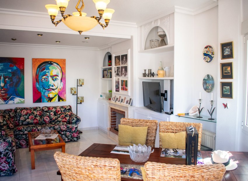 Resale - Villa - Orihuela Costa - La Zenia