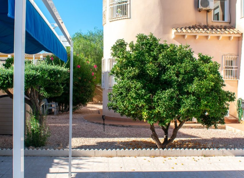 Resale - Villa - Orihuela Costa - La Zenia