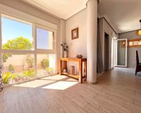 Resale - Villa - Orihuela Costa - La Zenia