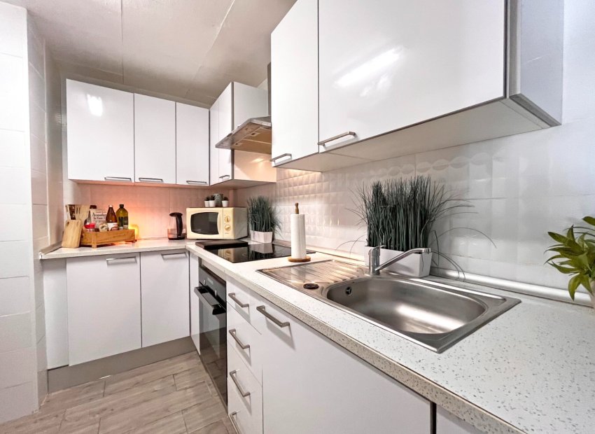 Resale - Villa - Orihuela Costa - La Zenia