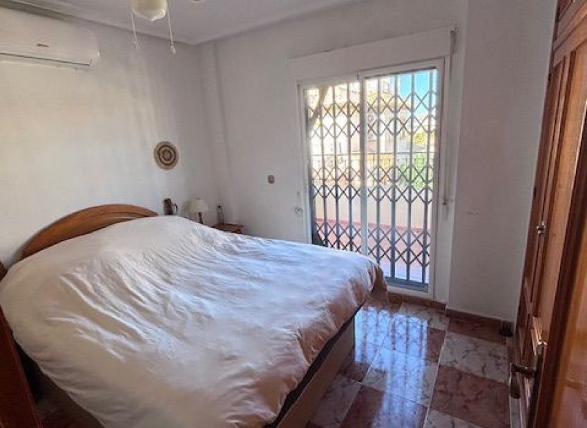 Resale - Villa - Orihuela Costa - La Zenia