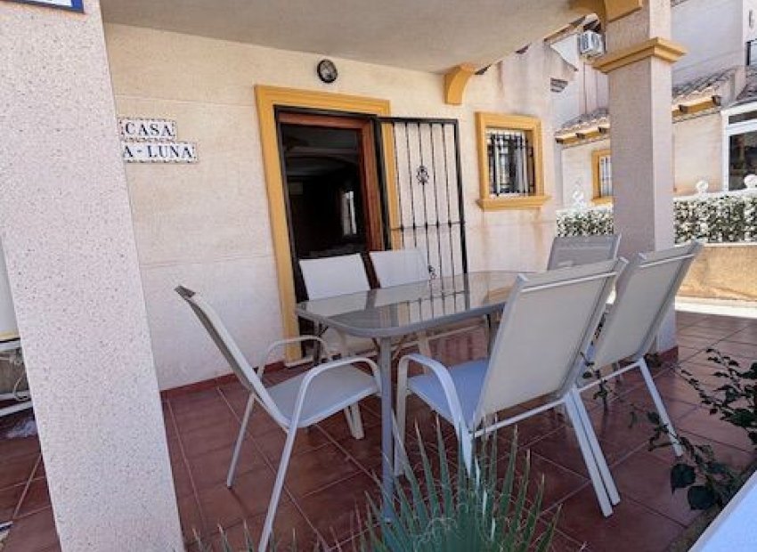 Resale - Villa - Orihuela Costa - La Zenia