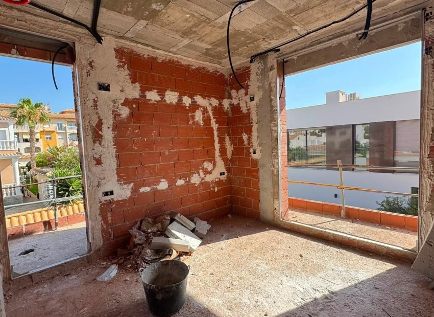 Resale - Villa - Orihuela Costa - La Zenia