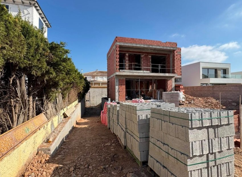Resale - Villa - Orihuela Costa - La Zenia
