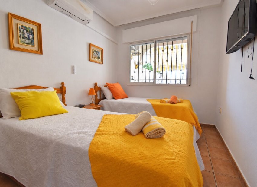 Resale - Villa - Orihuela Costa - La Zenia