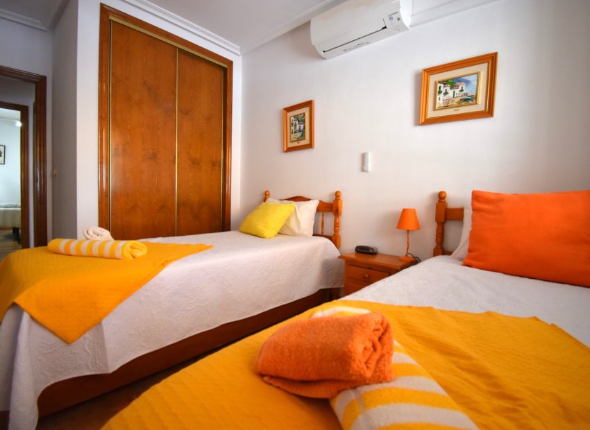 Resale - Villa - Orihuela Costa - La Zenia