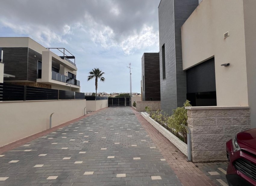 Resale - Villa - Orihuela Costa - Lomas De Cabo Roig