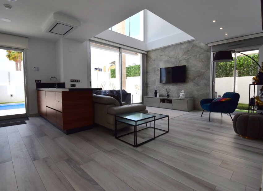 Resale - Villa - Orihuela Costa - Lomas De Cabo Roig