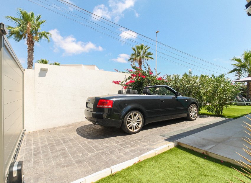 Resale - Villa - Orihuela Costa - Lomas De Cabo Roig
