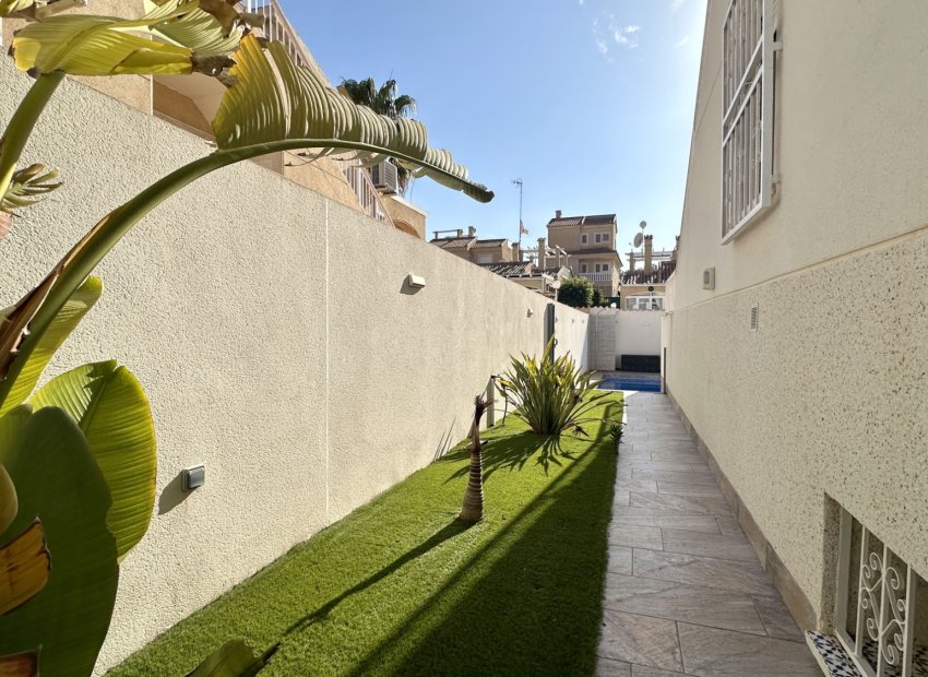 Resale - Villa - Orihuela Costa - Los Altos